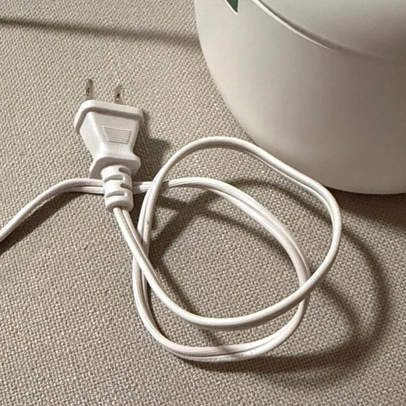 Momcozy White and Green Wipe Warmer - Picture 2 of 8